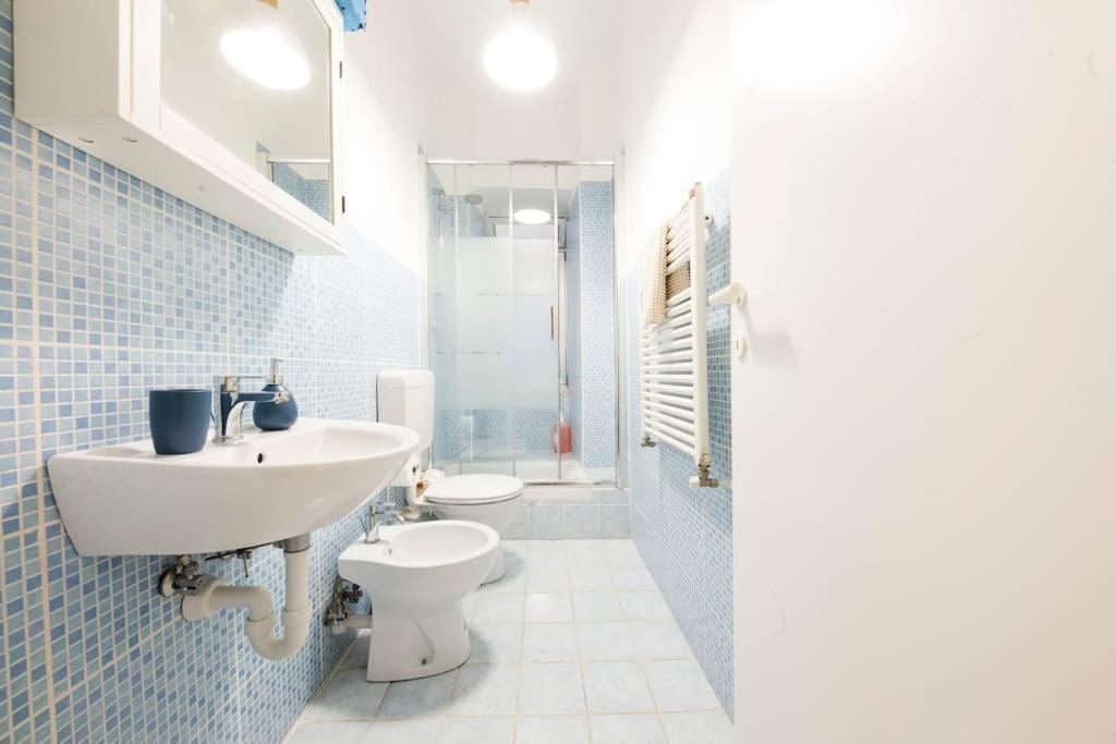 Agostino'S Apartment Genoa Bagian luar foto