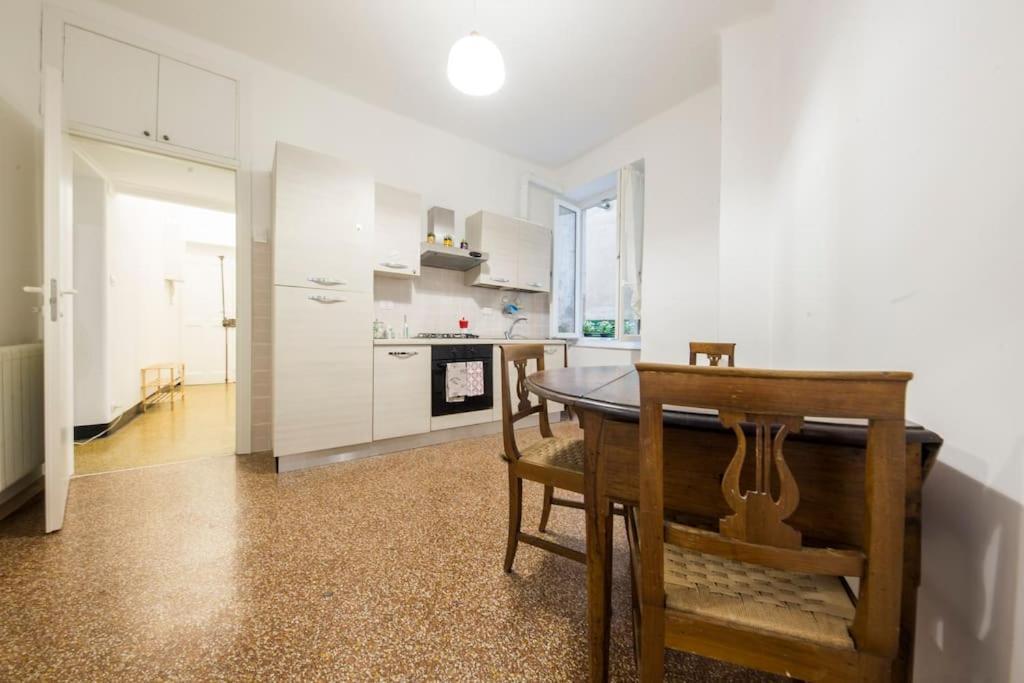 Agostino'S Apartment Genoa Bagian luar foto
